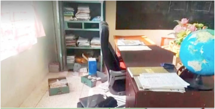 নাটোরে বিদ্যালয়ের অফিস কক্ষের তালা ভেঙ্গে নিয়োগ সংক্রান্ত নথিপত্র চুরি