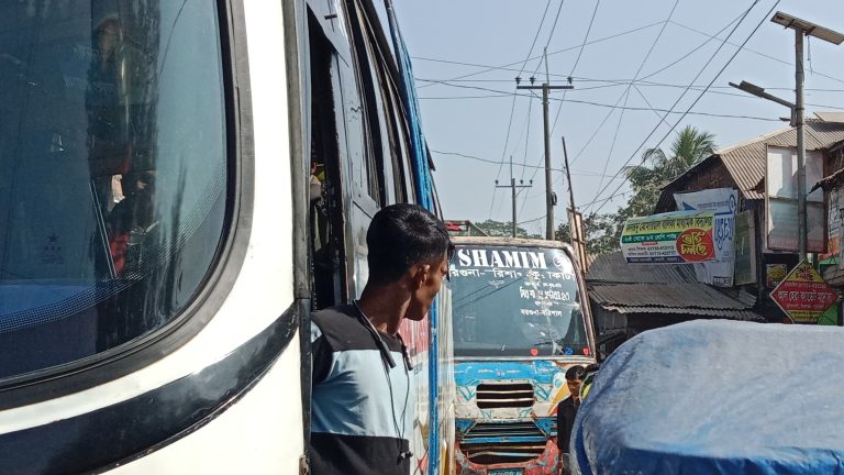 উন্নয়নের ছোঁয়া লাগেনি বরগুনা – বাকেরগঞ্জ – বরিশাল আঞ্চলিক মহাসড়কে