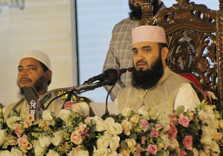 পটুয়াখালীতে আজহারীর মাহফিলে চুরি ও ছিনতাই ৬ জন আটক
