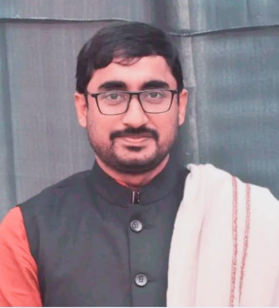 নাটোর আদালত চত্ত্বরে ‘জয় বাংলা’ স্লোগান দিলেন সাবেক ছাত্রলীগ নেতা মাসুম