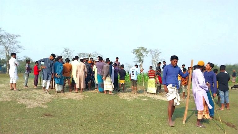 বাংলাদেশে ঢুকে বিএসএফের লাঠিচার্জ, আহত ৫