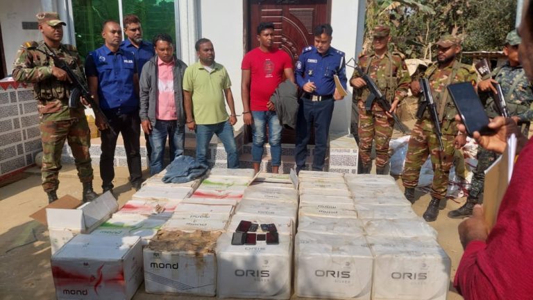 রাঙামাটিতে ভারতীয় সিগারেটসহ আটক ৪