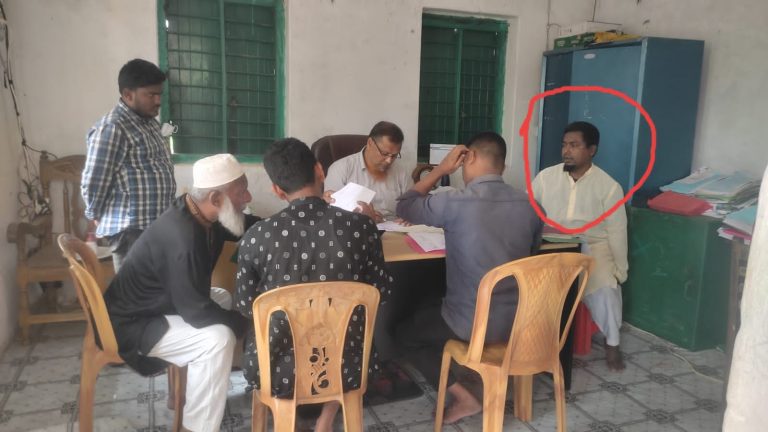 চাম্বল ইউনিয়ন ভূমি অফিসে দালালরাই যেন সর্বেসর্বা