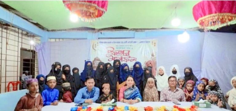 খাগড়াছড়ি শান্তিপুরে এতিম শিক্ষার্থীদের সঙ্গে ইফতার ও মতবিনিময়ে জেলা পরিষদ চেয়ারম্যান 
