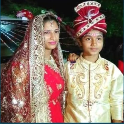 সমকামী প্রেমের টানে ঘর ছেড়েছে দুই কিশোরী