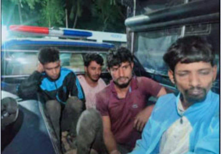 নাটোরের সিংড়ায় বৈদ্যুতিক ট্রান্সফর্মার চুরির অভিযোগে যুবদল ও ছাত্রদলের ৪ জন আটক