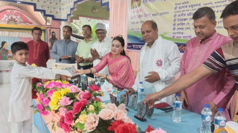 বার্ষিক গীতা ও নৈতিক শিক্ষা পরীক্ষার পুরস্কার ও সনদ বিতরণ অনুষ্ঠানে জেলা পরিষদের চেয়ারম্যান