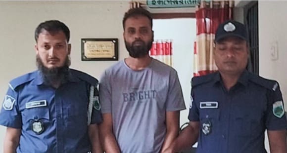 নাটোরের বাগাতিপাড়ায় ধর্ষণ চেষ্টার অভিযোগে সৎবাবা আটক