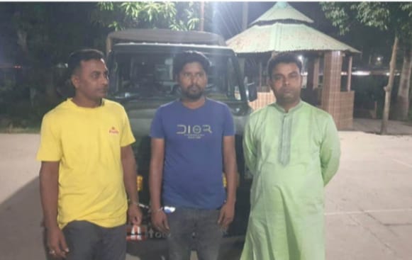 নাটোরের সিংড়ায় ট্রাক থেকে চাঁদা আদায়কালে বিএনপি নেতাসহ আটক ৩