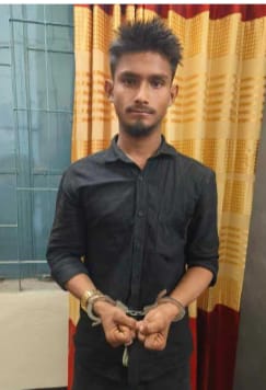 নাটোরের লালপুরে স্কুল ছাত্রদের কাছে গাঁজা বিক্রির অভিযোগে আটক-১