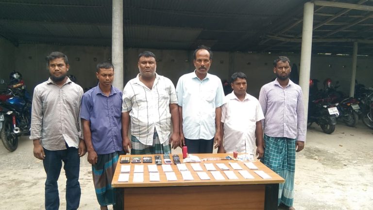 পঞ্চগড়ে সেনাবাহিনীর বিশেষ অভিযানে জাল ডলার মাদকসহ আটক -৬