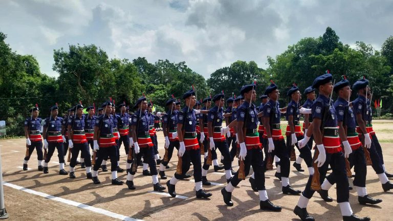 খাগড়াছড়িতে নবীন পুলিশ সদস্যদের প্রশিক্ষণ সমাপনী কুচকাওয়াজ