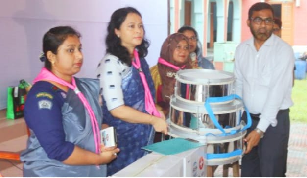 নাটোরে মাধ্যমিক বিদ্যালয়ে স্কাউট কার্যক্রম বেগবান করতে ড্রামসেট বিতরণ
