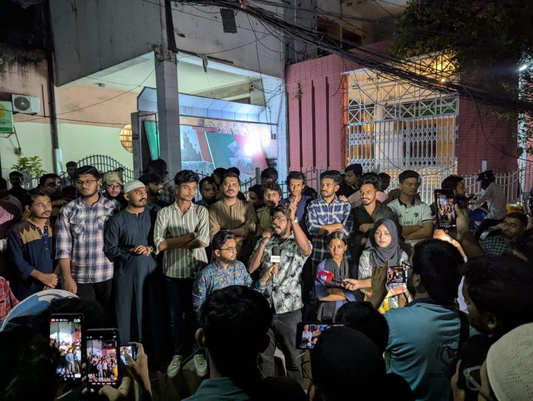রাজধানীতে ব্যবসায়ীকে নির্মমভাবে হত্যা, চট্টগ্রামে বিক্ষোভ