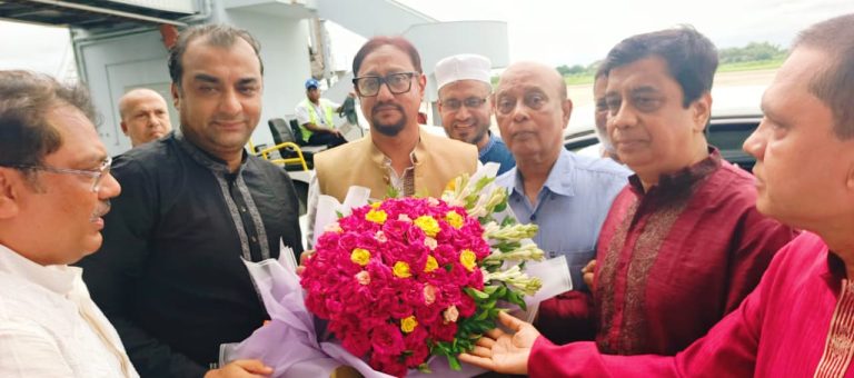কানাডা সফর শেষে চট্টগ্রাম ফিরলেন চসিক মেয়র ডা. শাহাদাত হোসেন