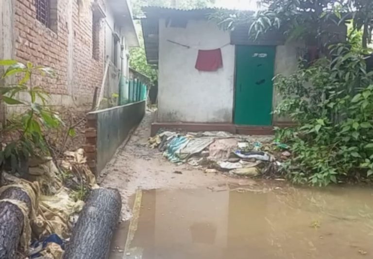 পটিয়ায় চলাচল পথে বাউন্ডারি দিয়ে উল্টো হুমকি, থানায় অভিযোগ