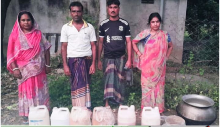 নাটোরে অবৈধ দেশীয় মদ কারখানায় অভিযান আটক -৪