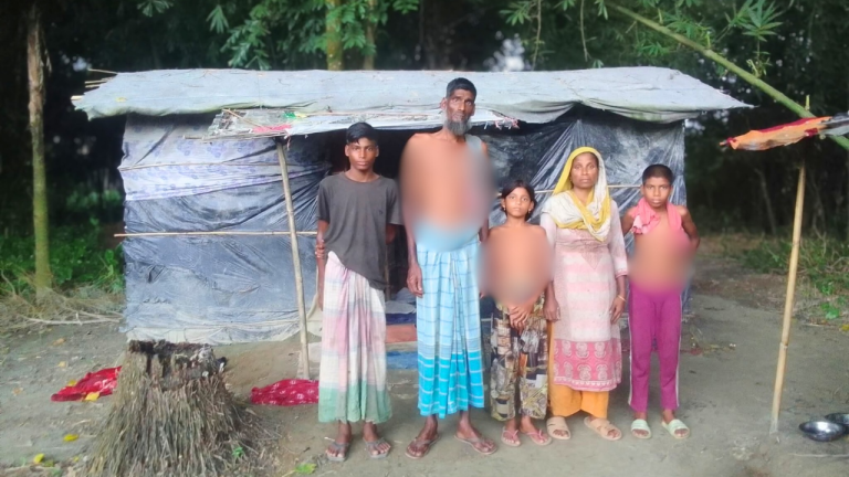 সন্তান নিয়ে জঙ্গলে রাত কাটানো এক অসহায় বাবা