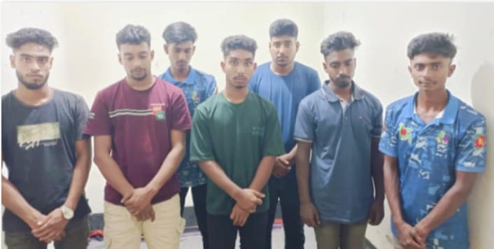 নাটোরে ডিজে পার্টি করতে গিয়ে মাদকসহ ৫৭ কিশোর আটক