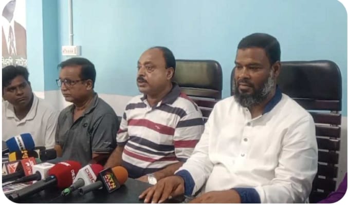 ডিবি পুলিশের বাধার মুখে নাটোরে ক্রীড়া উপদেষ্টার অনুষ্ঠান বর্জন করেছে বিএনপি