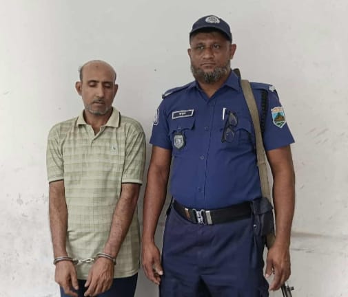 নাটোরের বড়াইগ্রামে পুলিশ পরিচয়ে বিকাশ কর্মীকে অপহরণ- এক ভুয়া পুলিশ আটক