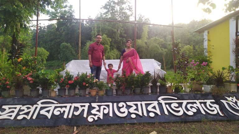 খাগড়াছড়ি ফ্লাওয়ার ভিলেজে বাহারি রঙের ফুলের সমারোহে মুগ্ধ দর্শনার্থীরা