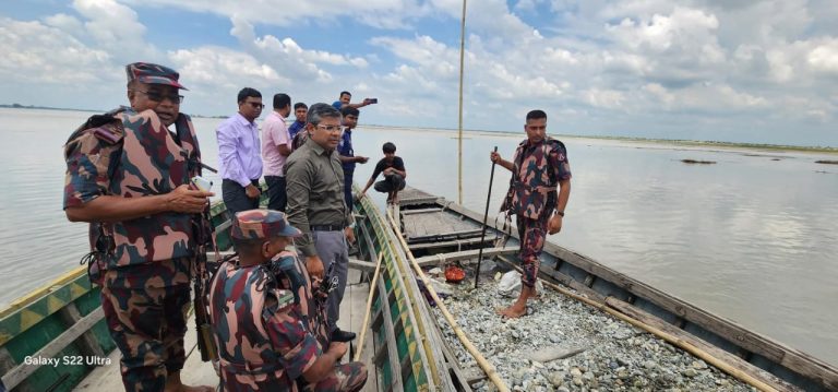 ডিমলায় তিস্তা নদীতে অবৈধ পাথর উত্তোলনের বিরুদ্ধে প্রশাসনের অভিযান