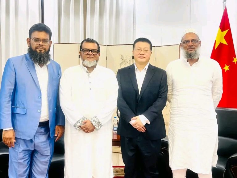 চীনা রাষ্ট্রদূতের সঙ্গে সৌহার্দ্যপূর্ণ বৈঠকে বাংলাদেশ জাতীয় দলের চেয়ারম্যান সৈয়দ এহসানুল হুদা