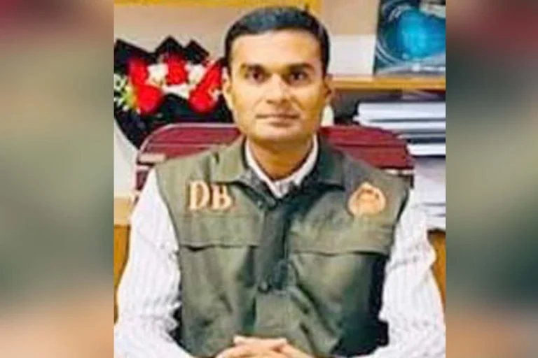 বগুড়ায় ডিবির ওসিসহ ৩ কর্মকর্তা ক্লোজড