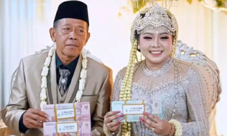 ২৪ বছরের যুবতীকে বিয়ে করলেন ৭৪ বছরের বৃদ্ধ, কাবিন ২ কোটি ২২ লাখ টাকা