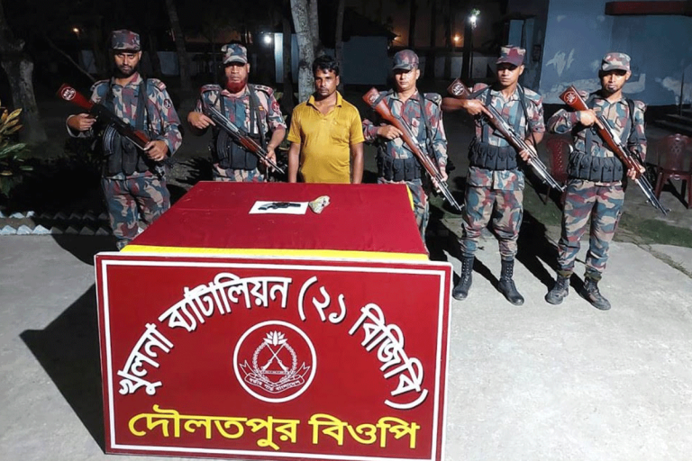 বেনাপোল সীমান্তে পিস্তলসহ আটক এক