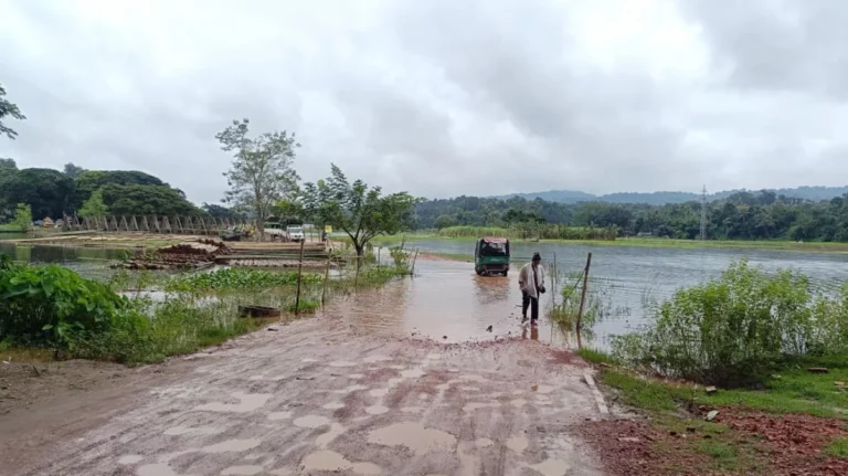 চার বছরেও শেষ হয়নি সেতু নির্মাণ, চরম ভোগান্তিতে পাহাড়ের লাখো মানুষ