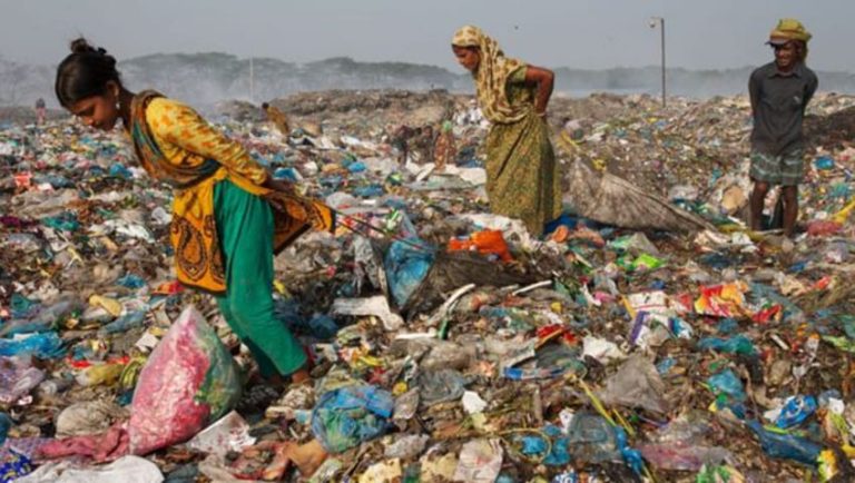 বরিশাল আধুনিক বর্জ্য ব্যবস্থাপনার অভাবে স্বাস্থ্যঝুঁকিতে নগরবাসী