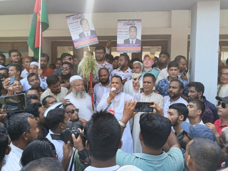 নলছিটিতে বিএনপির পক্ষে জনসংযোগ ও পথসভায়: এ্যাড. শাহাদাৎ হোসেন