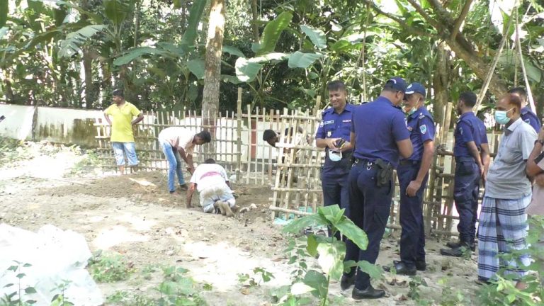 চুয়াডাঙ্গায় স্পিরিটপানে ৬ জনের মৃত্যুর ঘটনায় ৪লাশ উত্তোলন