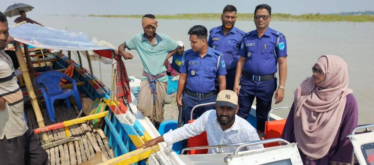 দৌলতপুরে মা ইলিশ সংরক্ষণে অভিযান ৪০ হাজার মিটার কারেন্ট জাল জব্দ