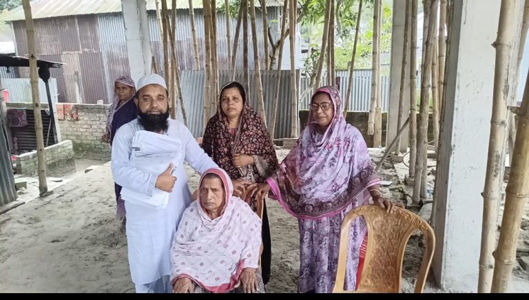 চরভদ্রাসনে অসহায় শিক্ষকের বসতভিটে দখলের চেষ্টা