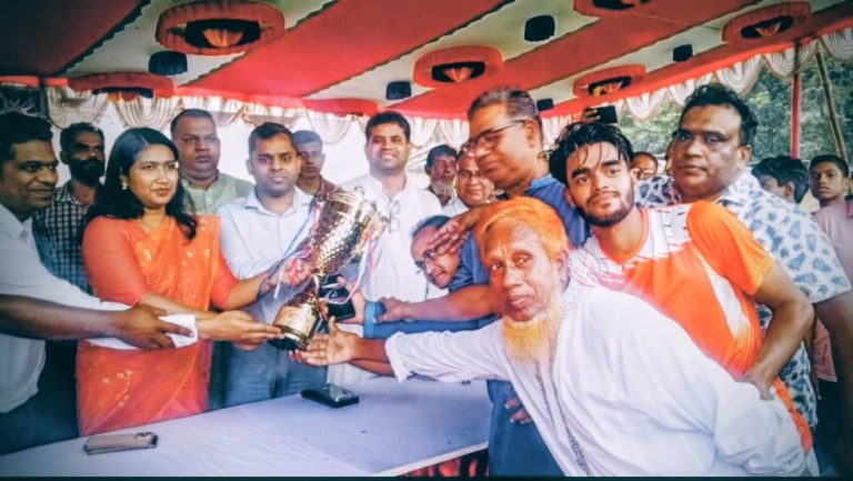 চরভদ্রাসন উপজেলা প্রশাসন গোল্ডকাপ ফুটবল টুর্ণামেন্টের ফাইনাল অনুষ্ঠিত হয়েছে