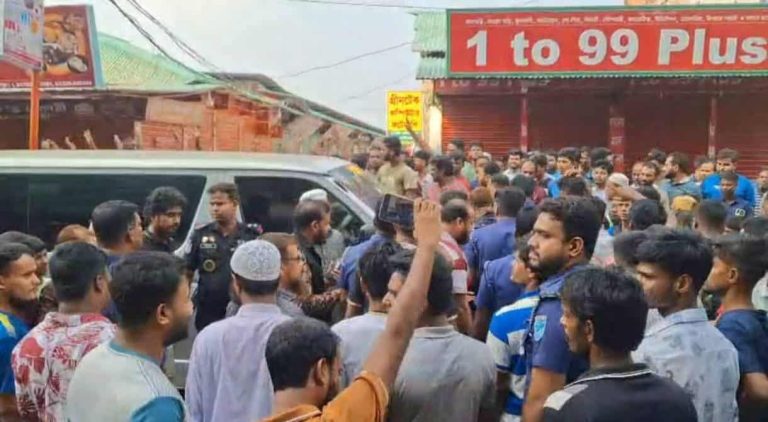 শ্রীপুরে ২০ লাখ টাকার নকল প্রসাধনী জব্দ, দুই প্রতিষ্ঠানকে ৫ লাখ টাকা জরিমানা