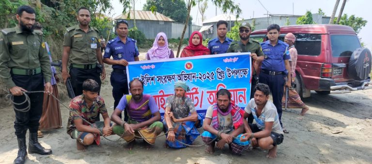 দৌলতপুরে মা ইলিশ সংরক্ষণে অভিযান ৫ জন কে অর্থদণ্ড ও ৪০ হাজার মিটার কারেন্ট জাল জব্দ