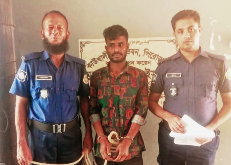 কাউখালীতে ওয়ারেন্টভূক্ত দুর্ধর্ষ মাদক সম্রাট: পারভেজ মহাজন গ্রেফতার