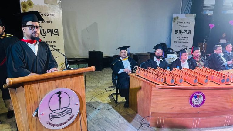 তরুণ চিকিৎসকদের আত্মত্যাগের মহিমাকে ধারণ করে এগিয়ে যেতে হবে: ডাঃ শাহাদাত