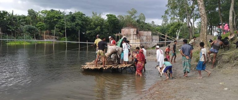 সেতু নির্মাণে চার বছরেও কাজ শেষ হয়নি, দুর্ভোগে এলাকাবাসী