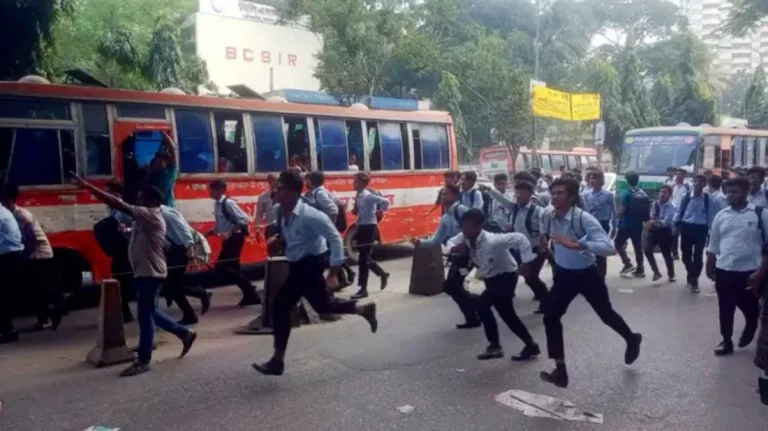 সায়েন্সল্যাবে ঢাকা কলেজ ও আইডিয়াল কলেজের শিক্ষার্থীদের সংঘর্ষ