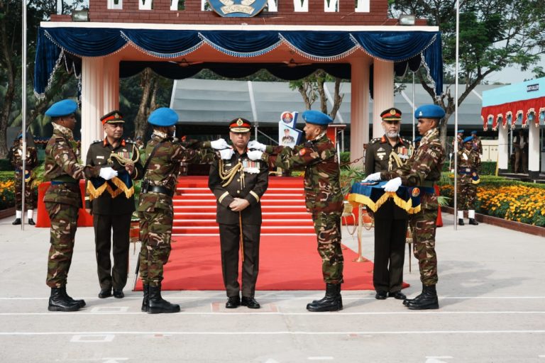 নাটোর কাদিরাবাদ সেনানিবাসে কোর অব ইঞ্জিনিয়ার্স এর কর্নেল কমান্ড্যান্ট অভিষেক অনুষ্ঠিত