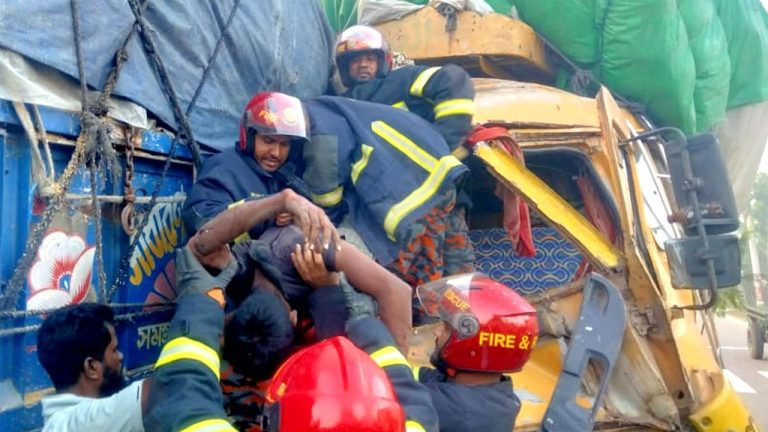 ত্রিশালে দুই ট্রাকের সংঘষে ট্রাকচালক ও হেলপার নিহত