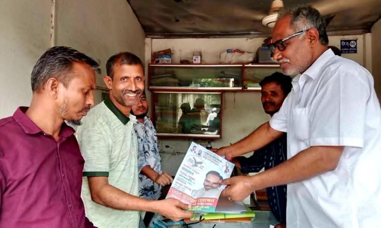 ঝালকাঠিতে এবি পার্টির গণসংযোগ ও লিফলেট বিতরণ