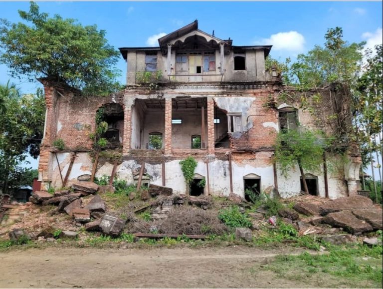 অযত্নে হারিয়ে যাচ্ছে ইতিহাসের সাক্ষী নাসিরনগরের নবাববাড়ি