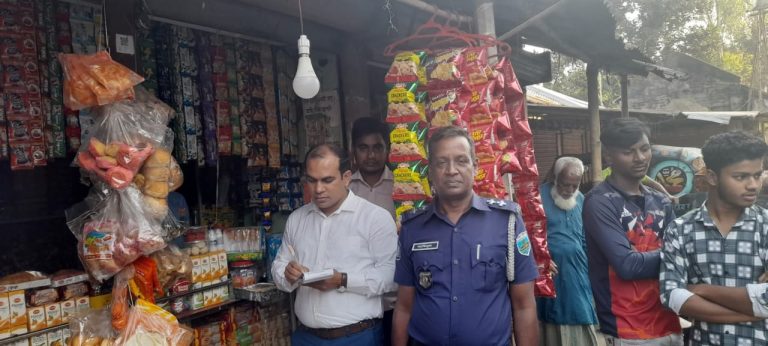 শিবগঞ্জে অবৈধ বালু উত্তোলন নিয়ে সংঘর্ষ, ইউএনও’র অভিযানে মেশিন জব্দ ও জরিমানা