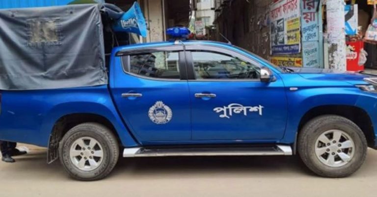 বরিশালে পুলিশের টহল কার্যক্রমে যানবাহন সংকট